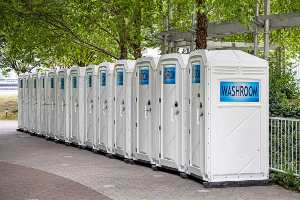 Best Portable restroom trailer rental  in Warren, IL